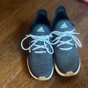 Adidas cloud foam women’s size 9